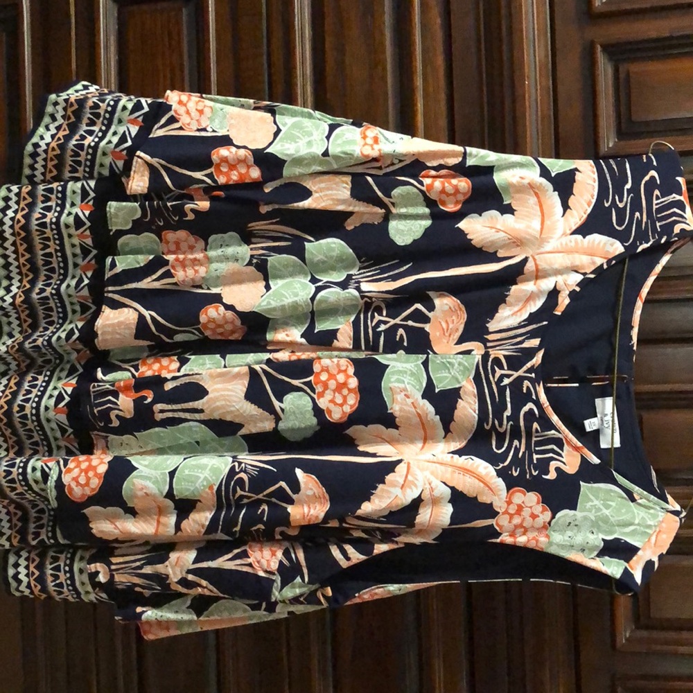 Safari crown and ivy top